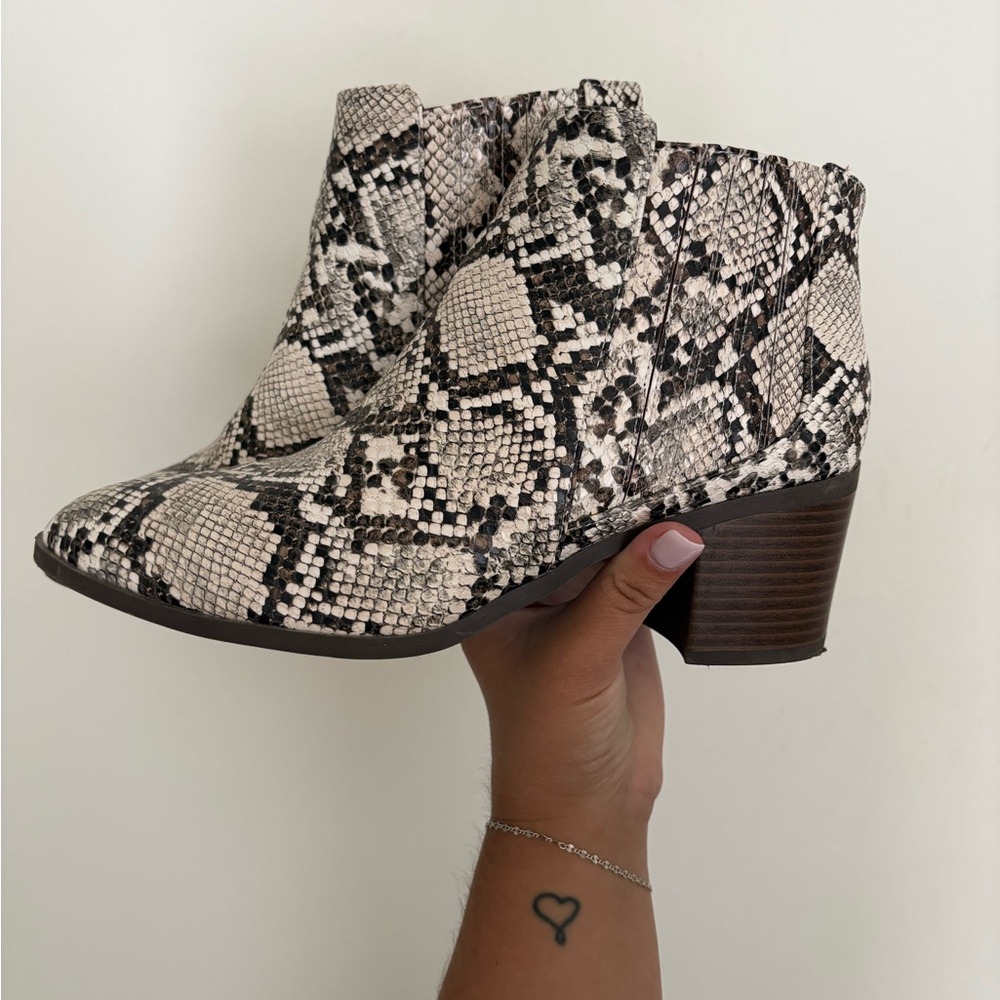Stylish Snakeskin Pattern Ankle Booties